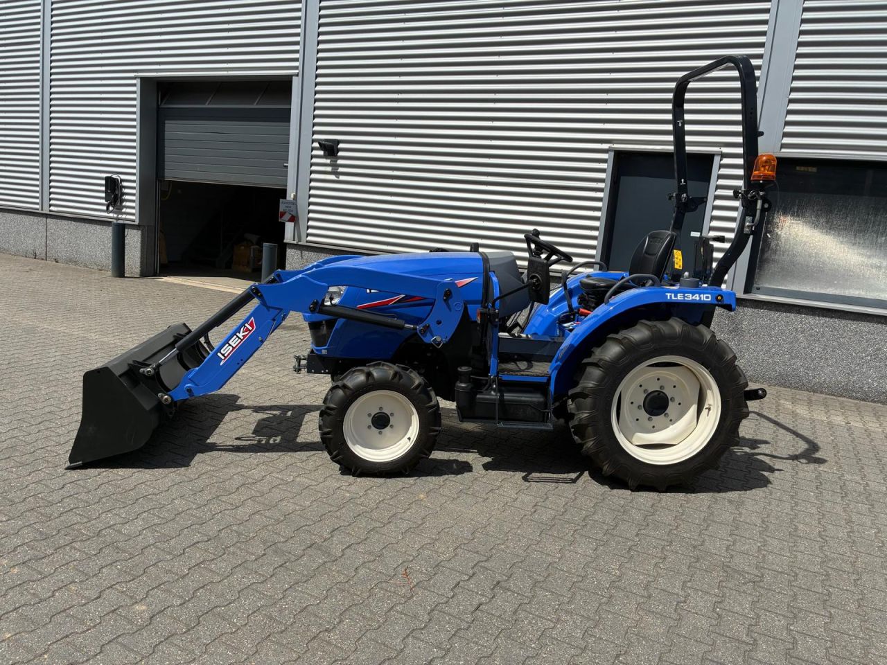 Iseki TLE3410 tractor met voorlader
