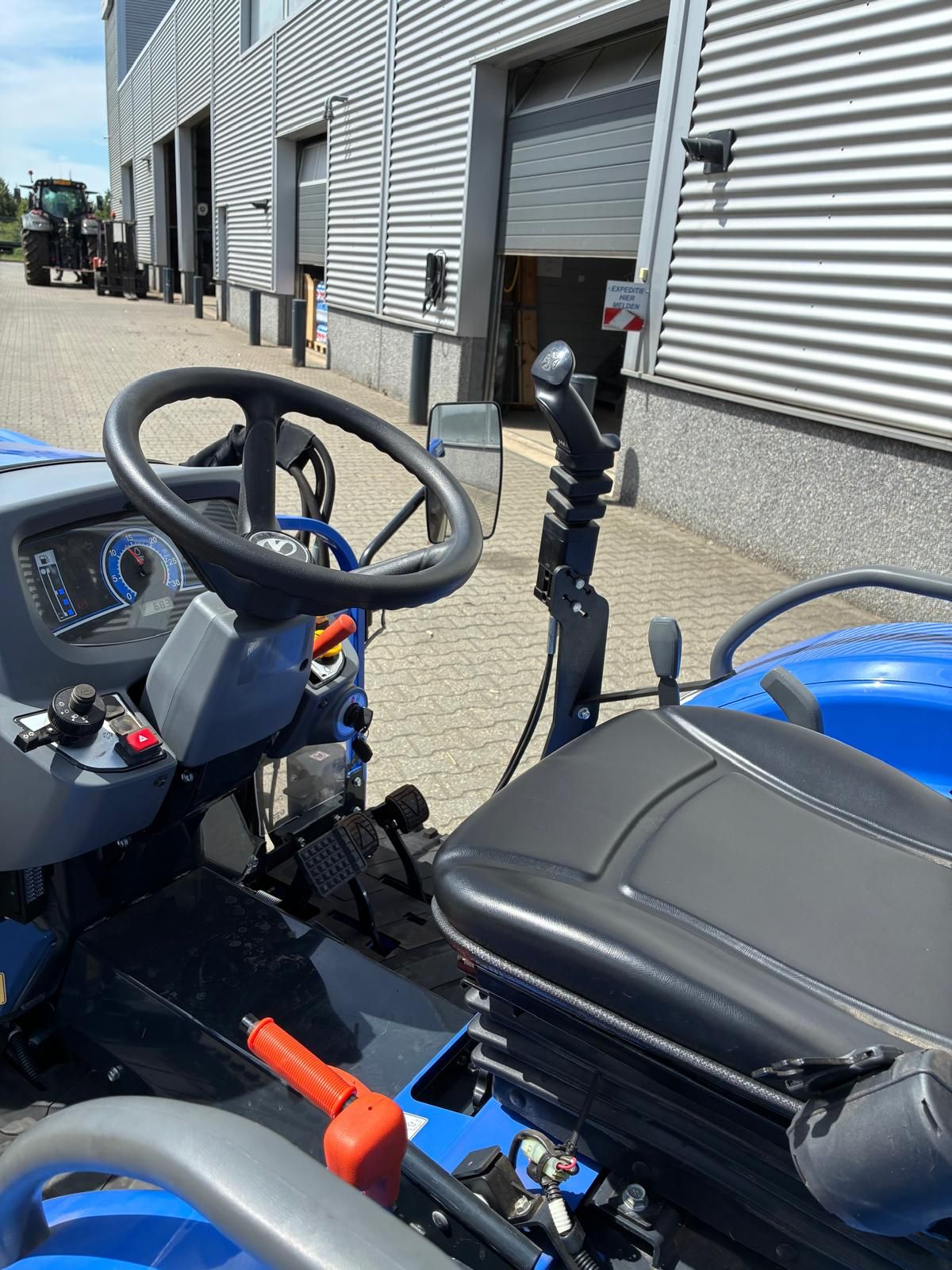 Iseki TLE3410 tractor met voorlader