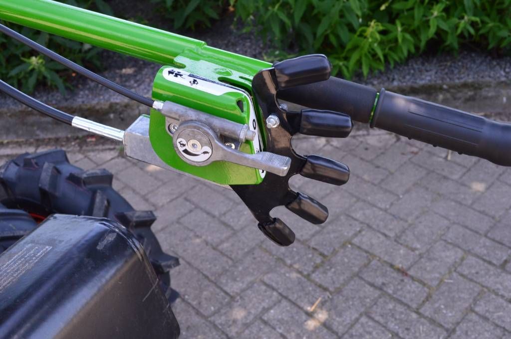 Agria 5900 Taifun met Agria Dubbelmes Maaibalk