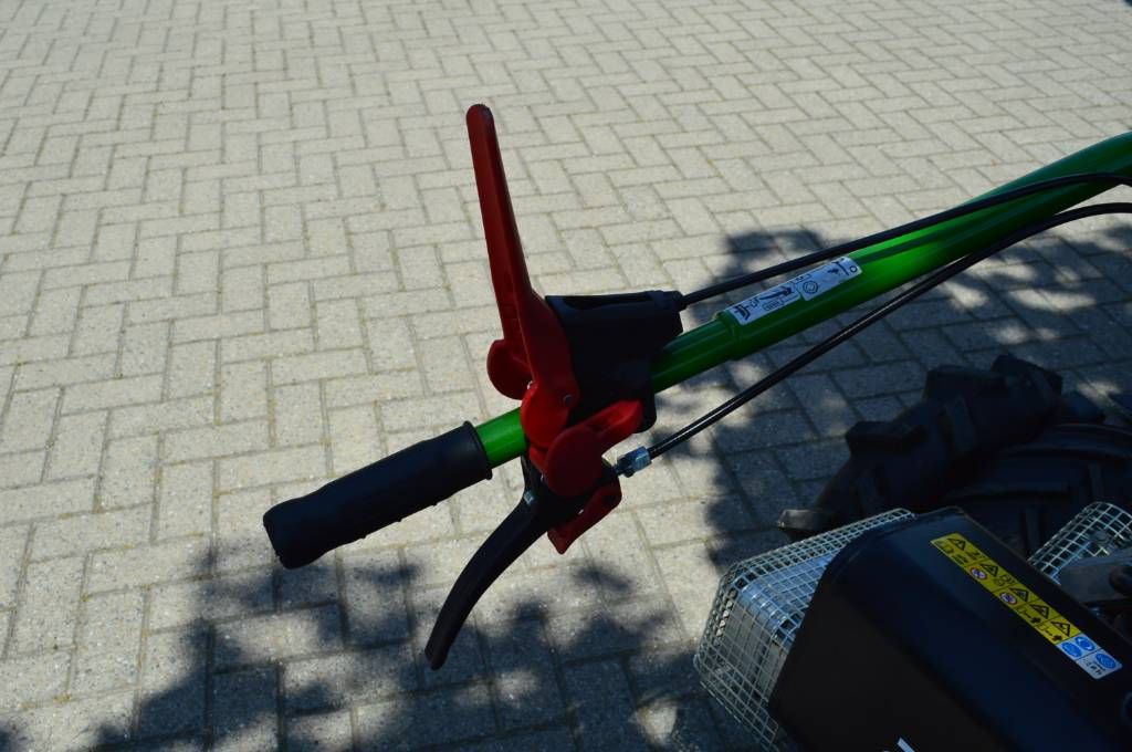 Agria 5900 Taifun met Agria Dubbelmes Maaibalk