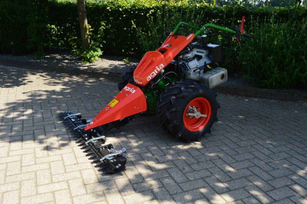 Agria 5900 Taifun met Agria Dubbelmes Maaibalk