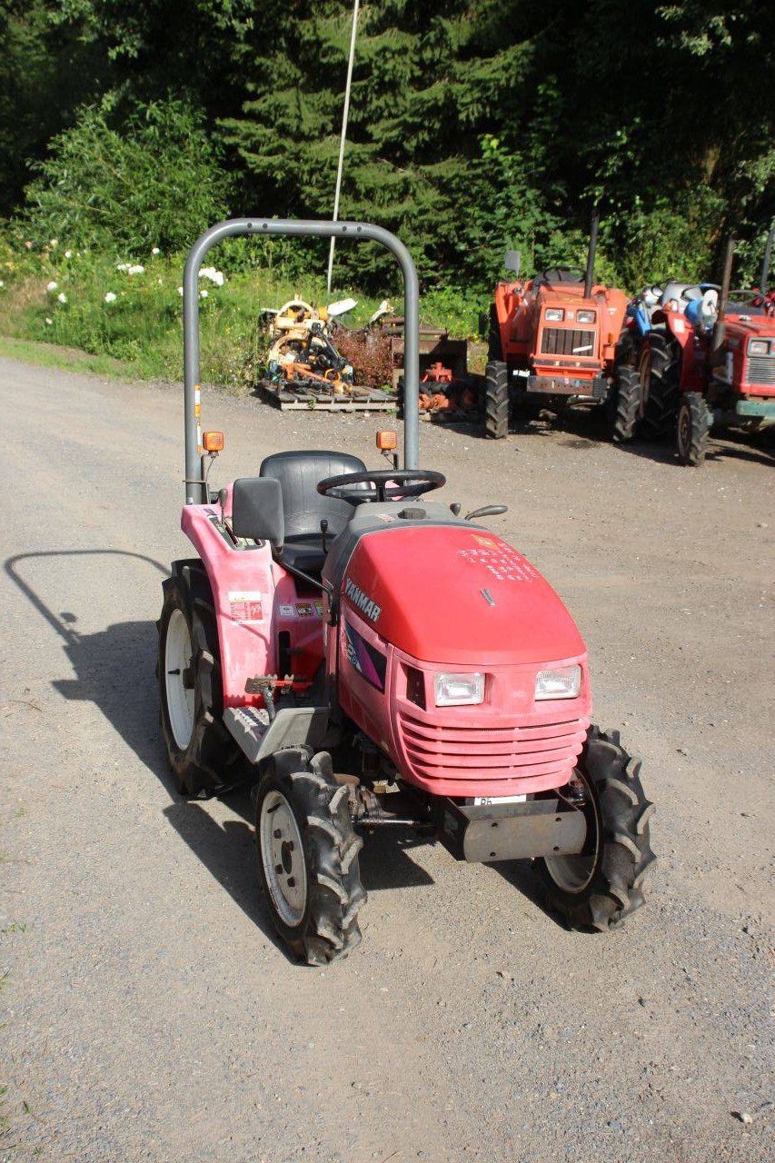 Minitraktor Yanmar Ke-2D Diesel 12,5 PS