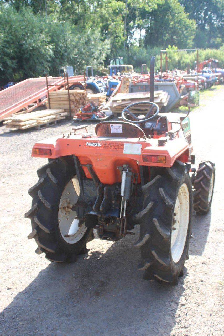 Kleintraktor Hinomoto N239 Diesel 24 PS