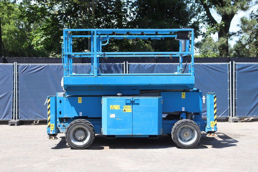 Scissor Lift Genie GS2669 RT Diesel 680kg 9.7m 2014