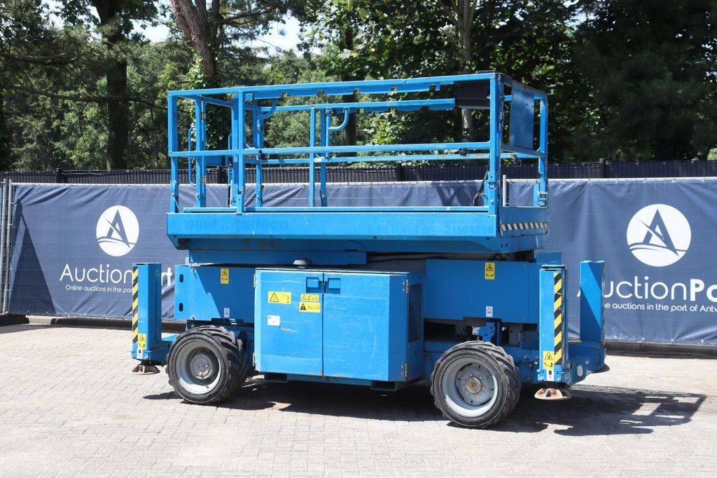 Scissor Lift Genie GS2669 RT Diesel 680kg 9.7m 2014