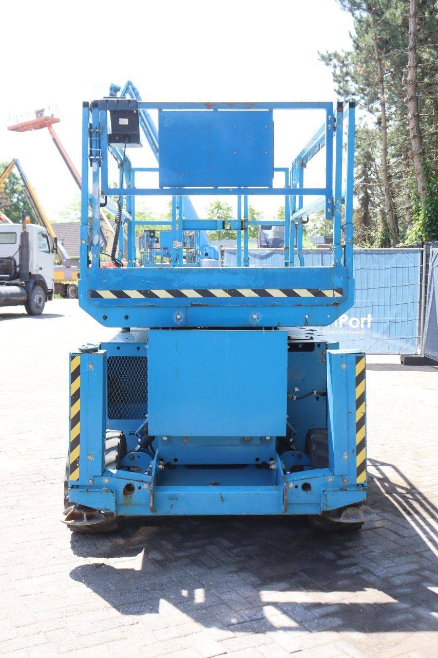 Scissor Lift Genie GS2669 RT Diesel 680kg 9.7m 2014