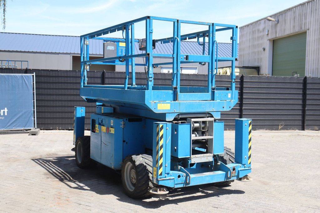 Scissor Lift Genie GS2669 RT Diesel 680kg 9.7m 2014