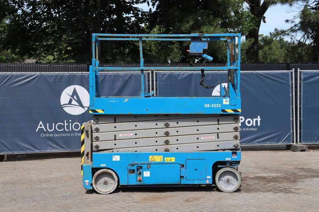 Scissor lift Genie GS-3232 Electric 227kg 11.75m 2007