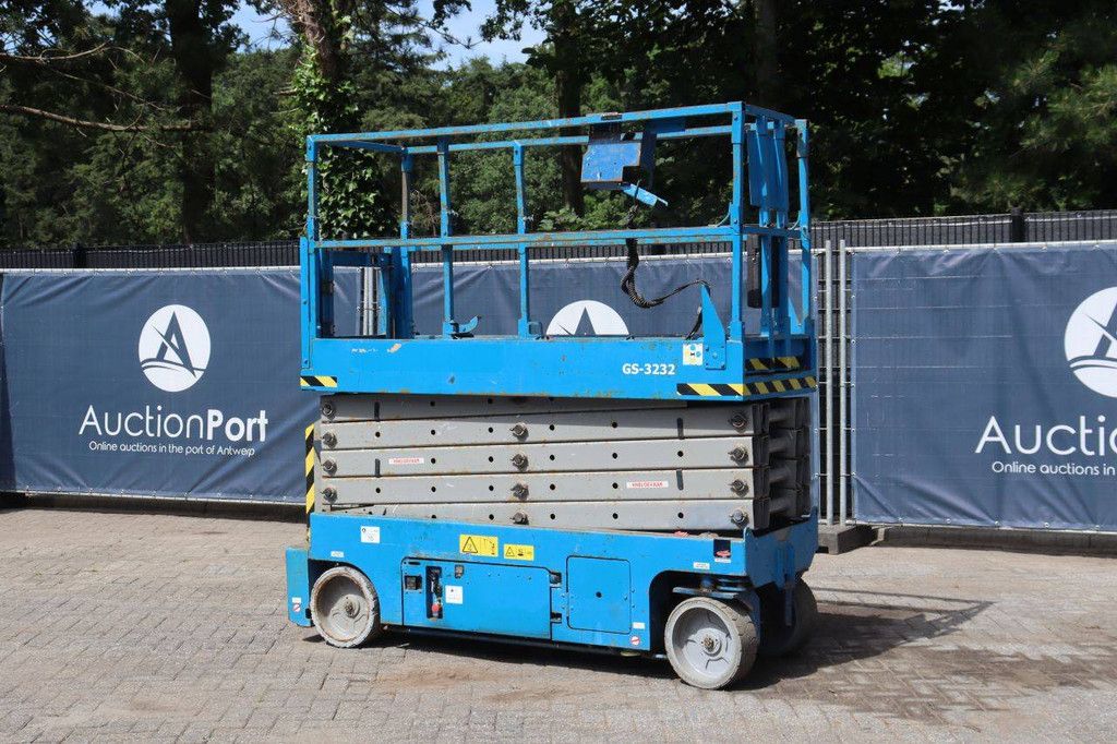 Scissor lift Genie GS-3232 Electric 227kg 11.75m 2007