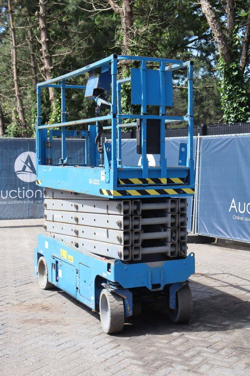 Scissor lift Genie GS-3232 Electric 227kg 11.75m 2007