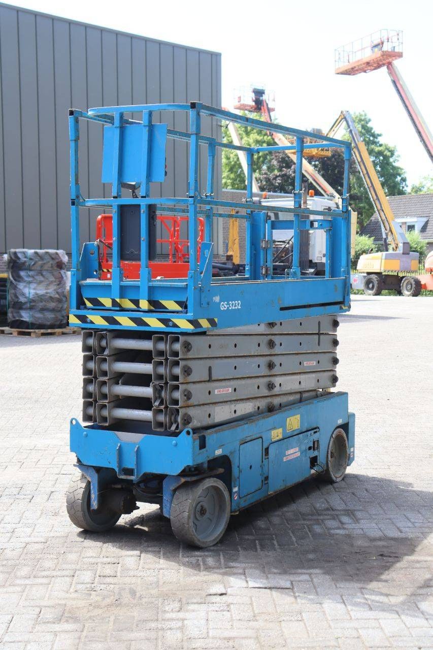 Scissor lift Genie GS-3232 Electric 227kg 11.75m 2007