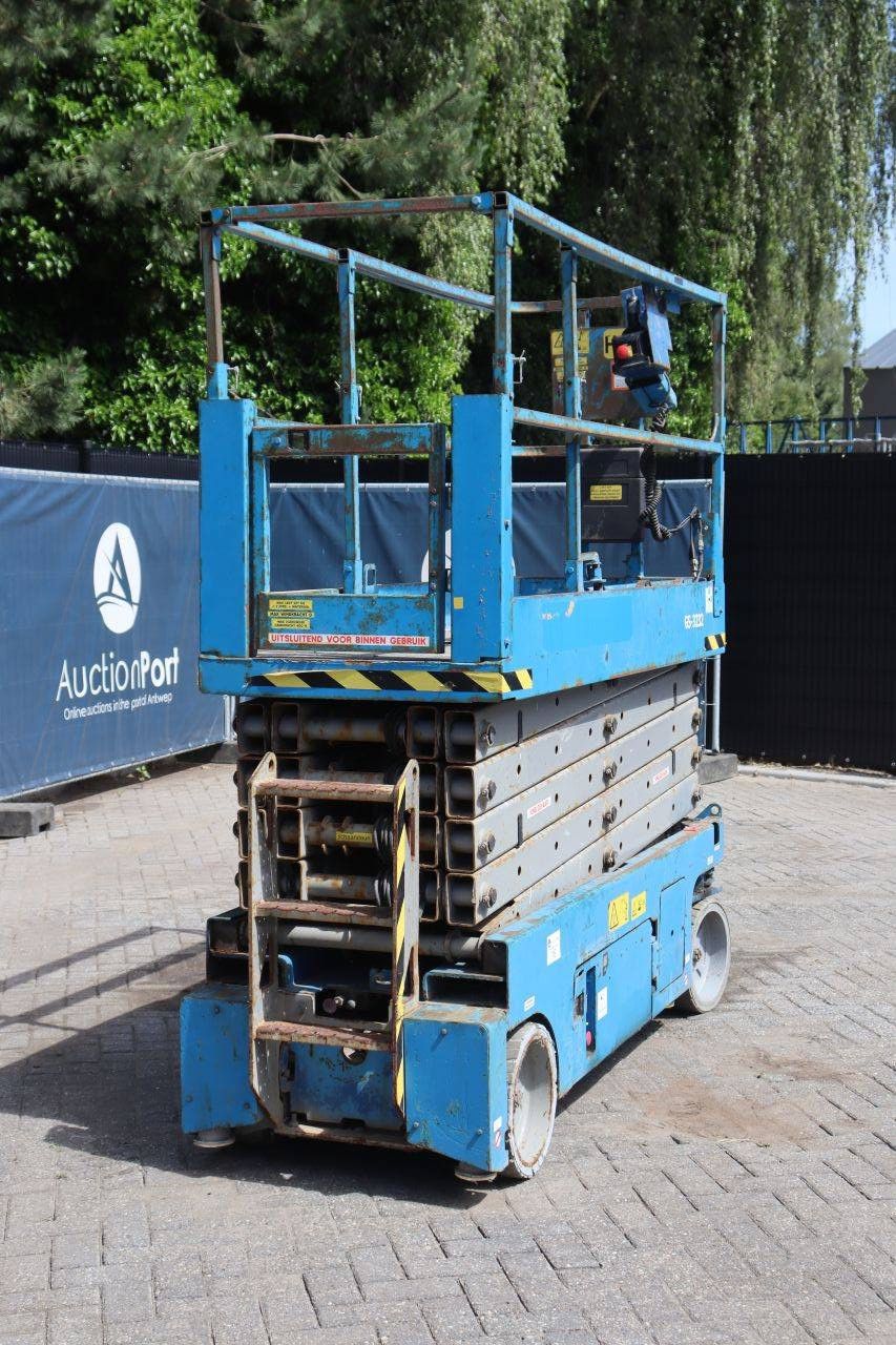 Scissor lift Genie GS-3232 Electric 227kg 11.75m 2007