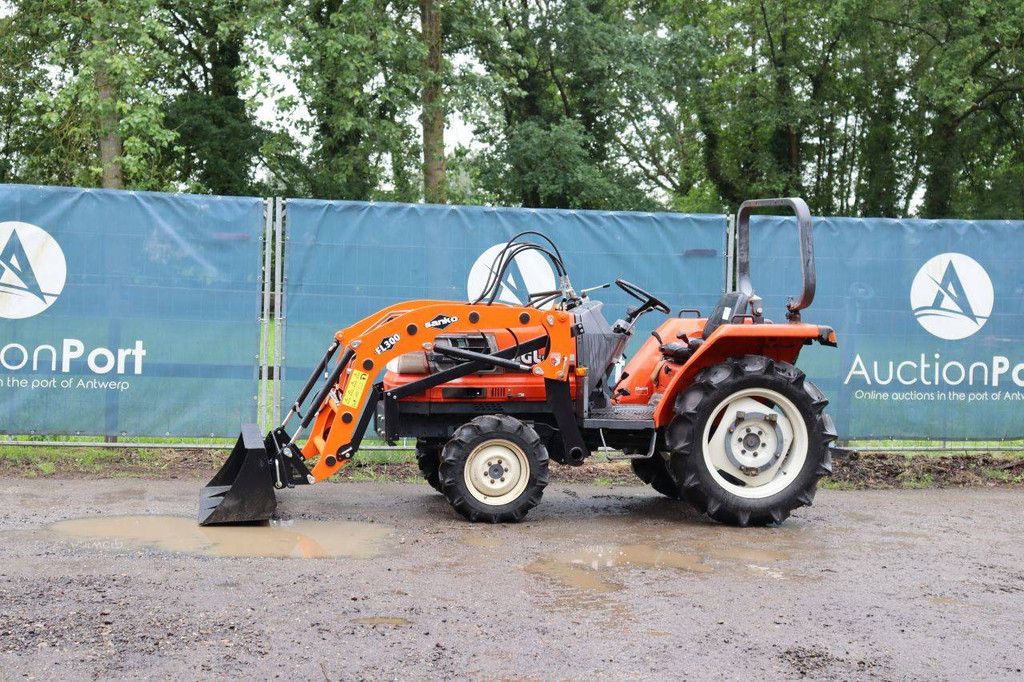 Kubota GL-23 Diesel-Kleintraktor 23 PS mit Frontlader