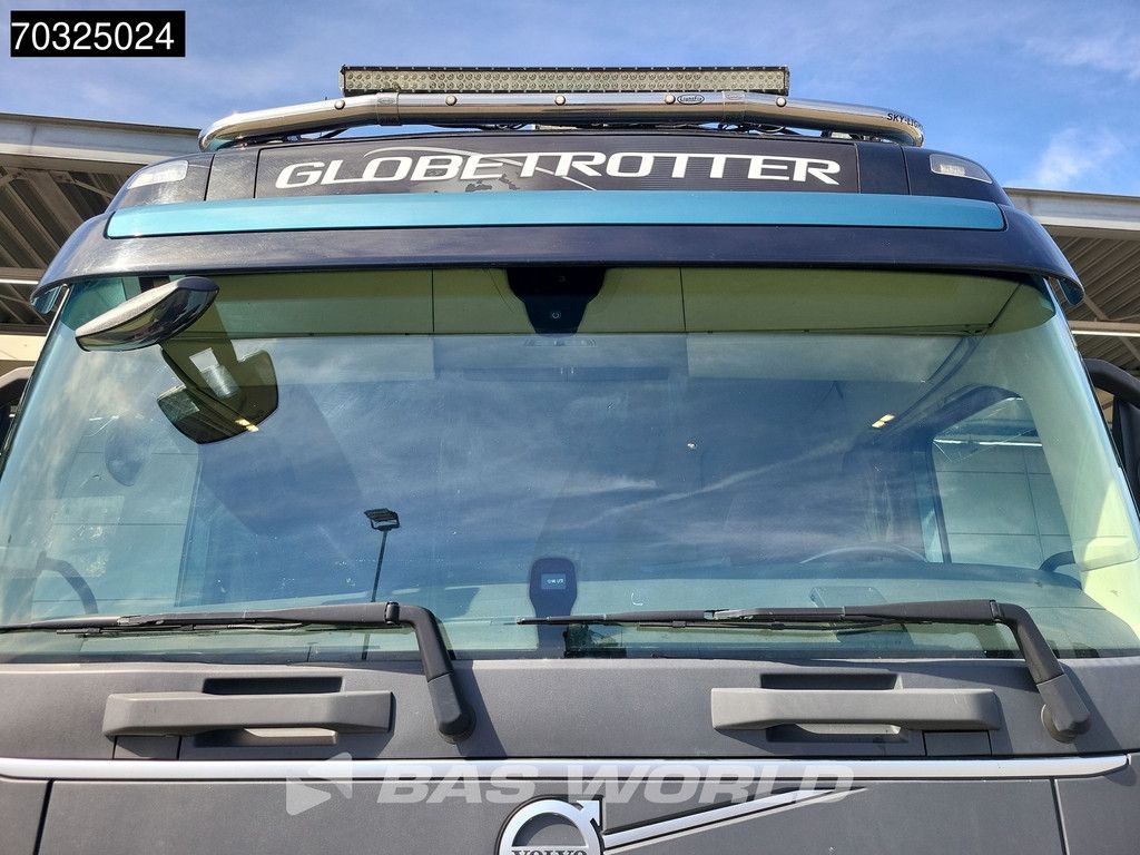 Volvo FM 460 4X2 2x Tanks ADR Standklima ACC