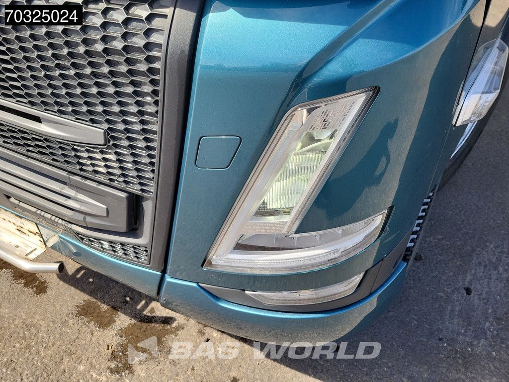 Volvo FM 460 4X2 2x Tanks ADR Standklima ACC