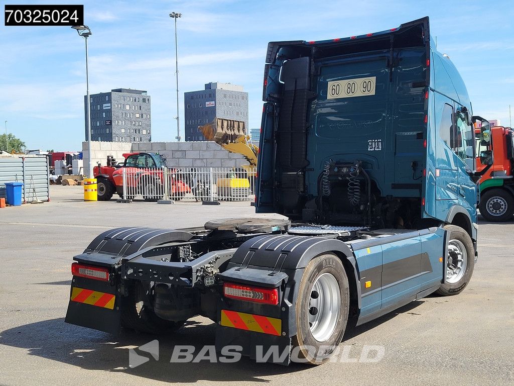 Volvo FM 460 4X2 2x Tanks ADR Standklima ACC