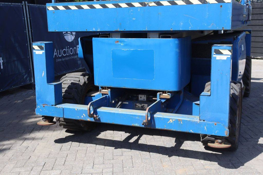 Schaarhoogwerker JLG 339RT Diesel 905kg 12.06m 2008