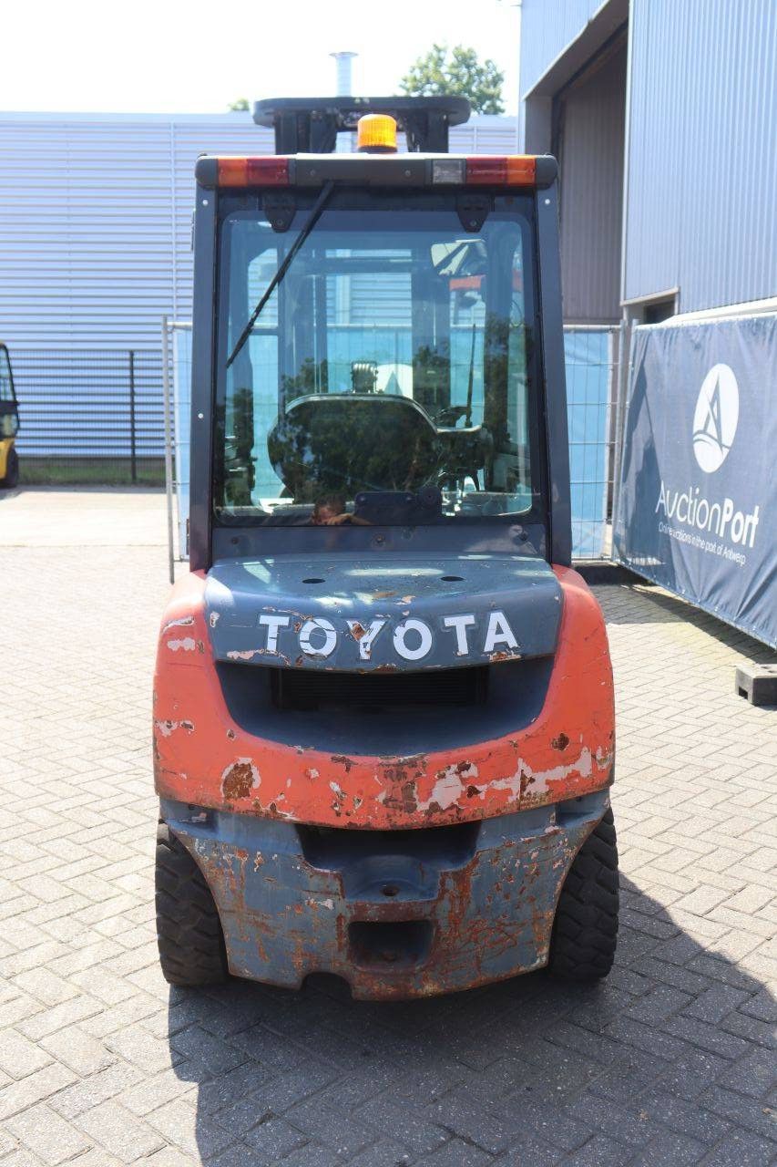 Forklift Toyota 02-8FDF25 Diesel 2500kg 6.0m 2010