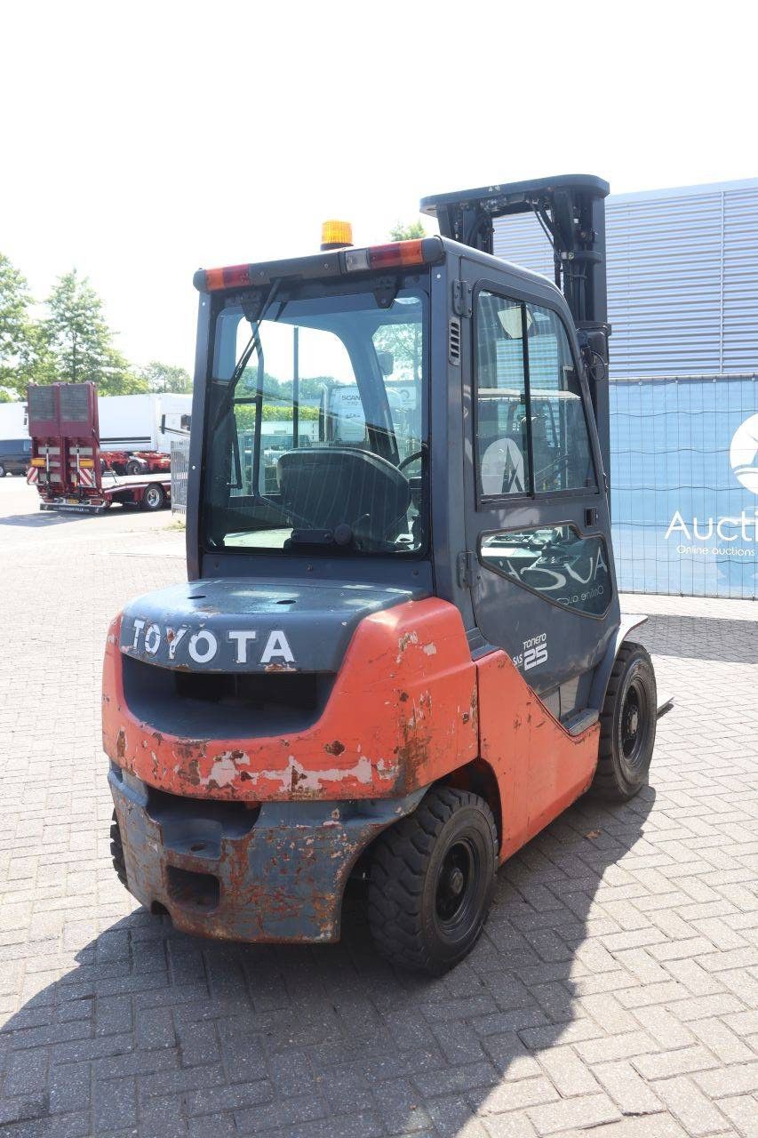 Forklift Toyota 02-8FDF25 Diesel 2500kg 6.0m 2010