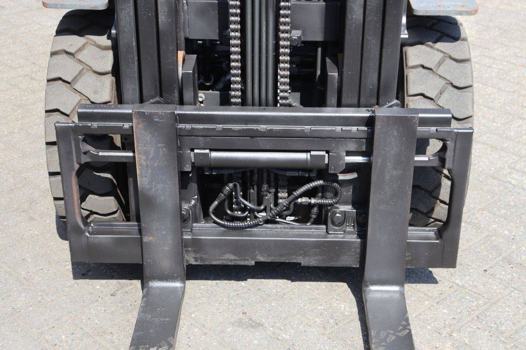 Forklift Toyota 02-8FDF25 Diesel 2500kg 6.0m 2010