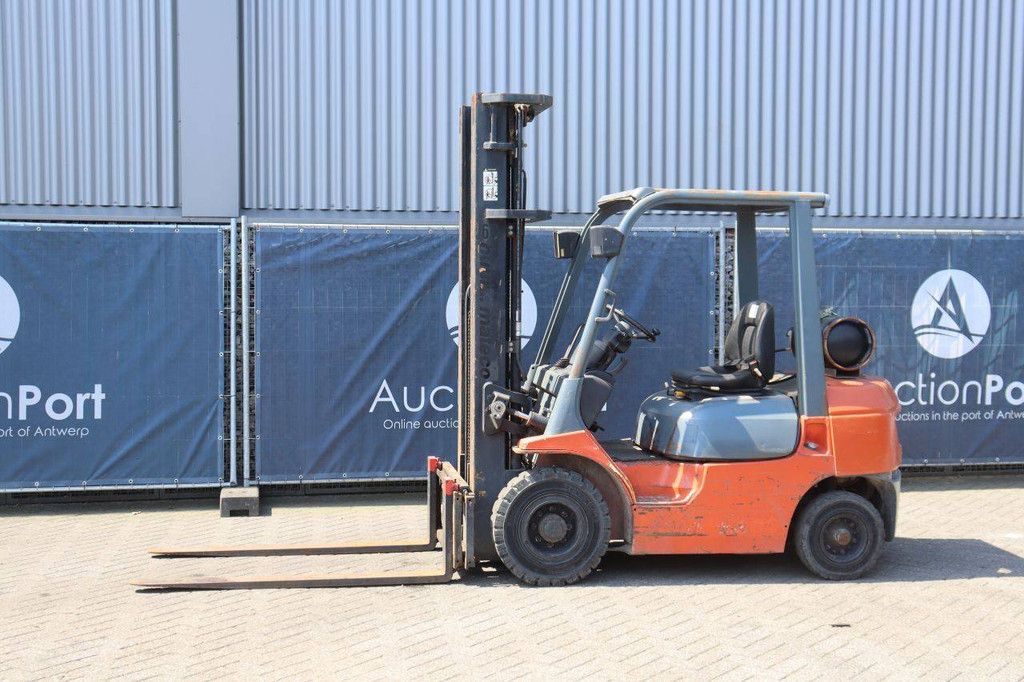 Forklift Toyota 42-7FGF25 LPG 2500kg 6.0m 2007