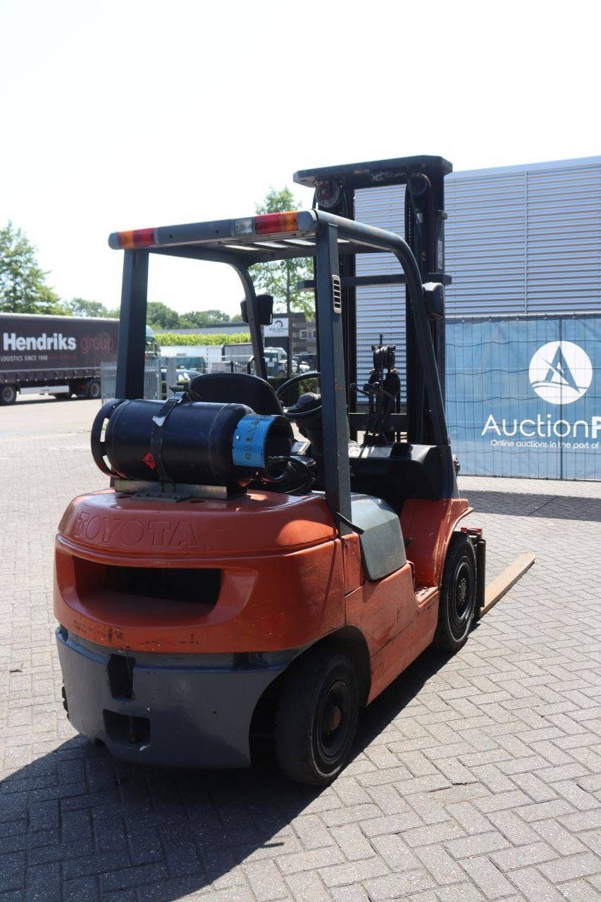Forklift Toyota 42-7FGF25 LPG 2500kg 6.0m 2007