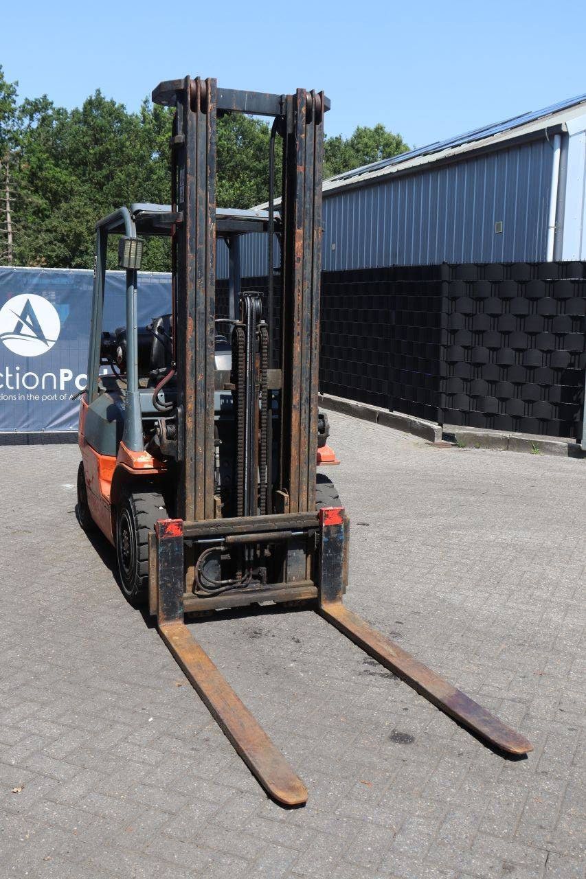 Forklift Toyota 42-7FGF25 LPG 2500kg 6.0m 2007