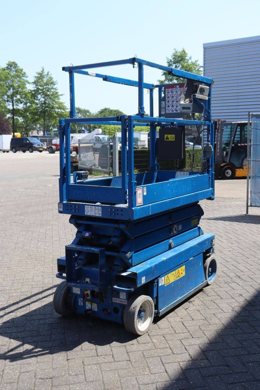 Skyjack SJIII-3219 Electric Scissor Lift 227kg 7.8m 2015