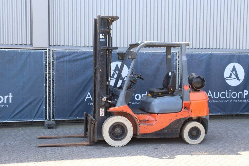 Forklift Toyota 42-7FGF25 LPG 2500kg 6.0m 2007