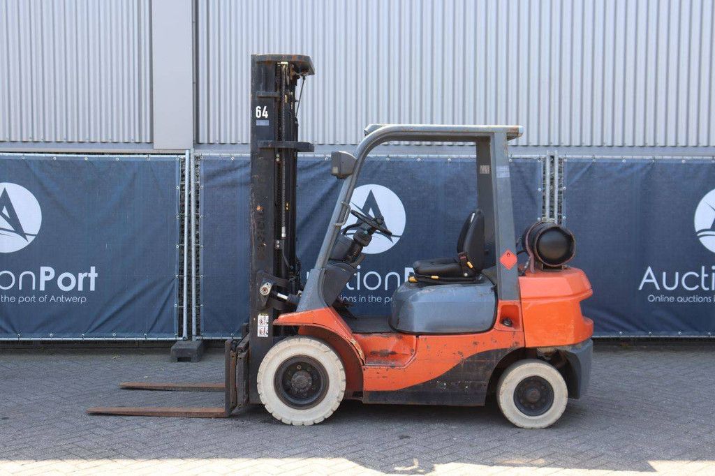 Forklift Toyota 42-7FGF25 LPG 2500kg 6.0m 2007
