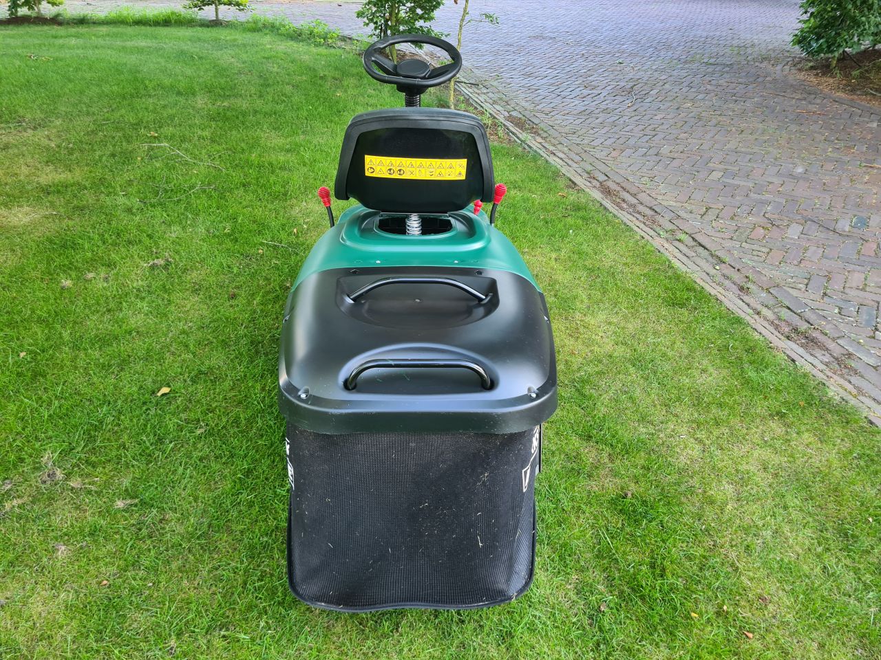 Parkside zitmaaier met opvangbak als nieuw 2021