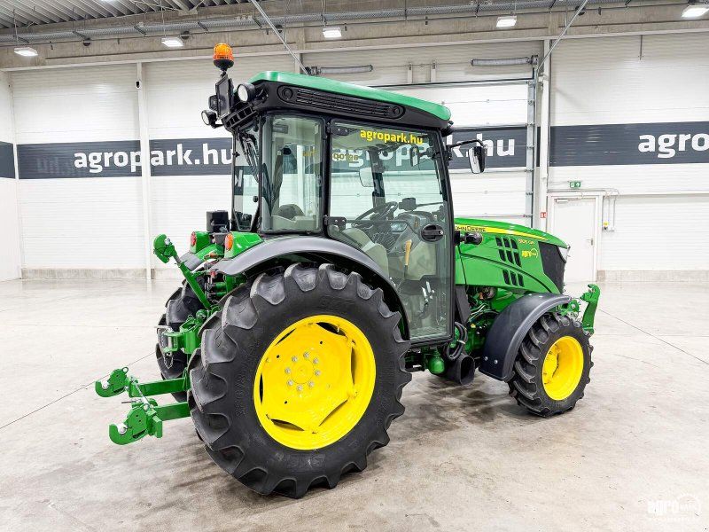 John Deere 5105GN 24/12 electrohydraulic Hi-Lo transmission, 40 km/h, narro