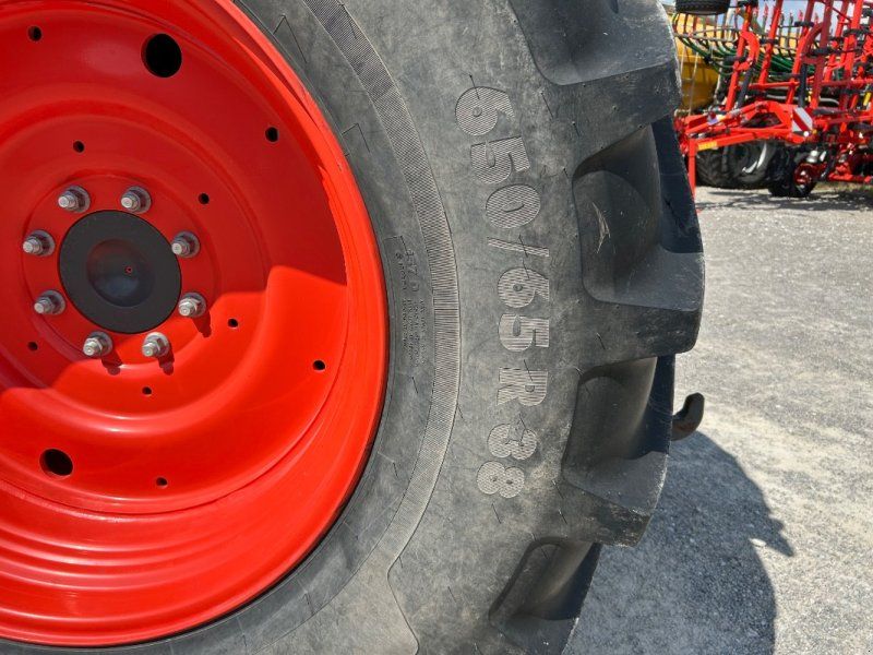 Claas Arion 550 mit Frontlader