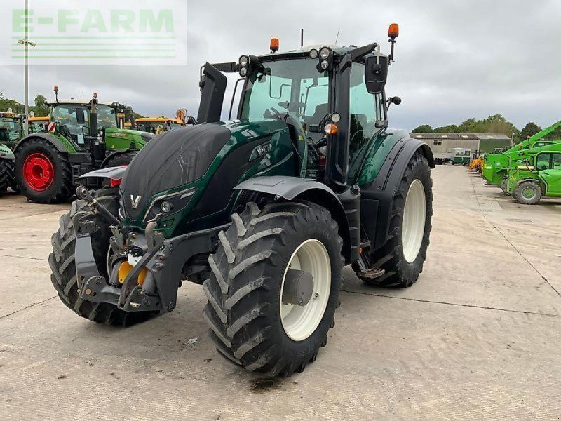 Valtra t214 versu  (st26880)