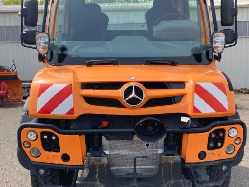 Mercedes-Benz U 527