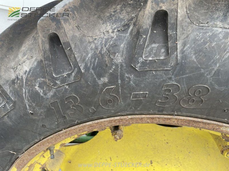 John Deere 2250