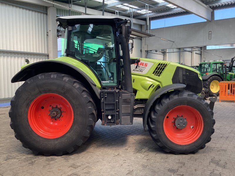 Claas Axion 810