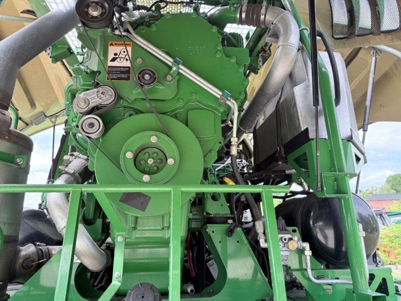 John Deere 8300