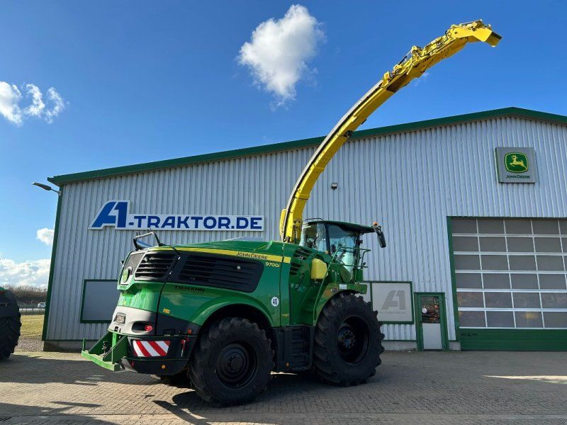 John Deere 9700i