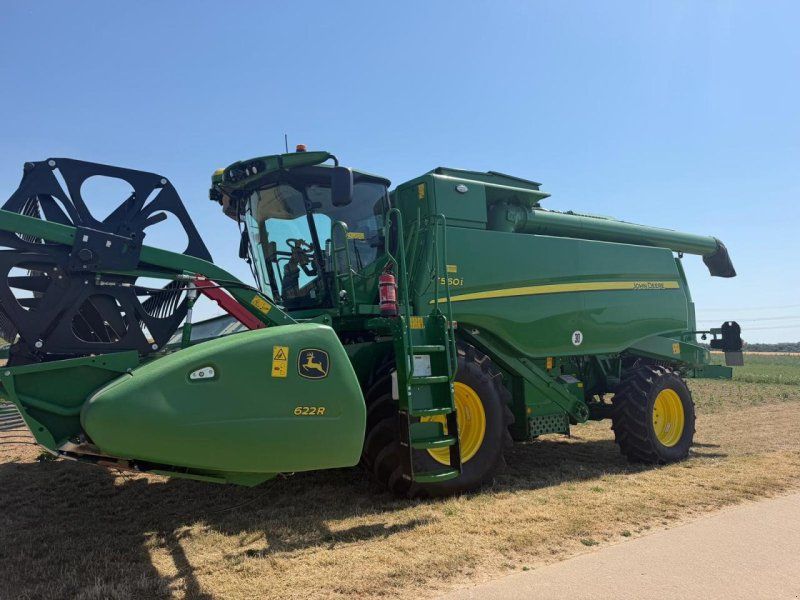 John Deere T560
