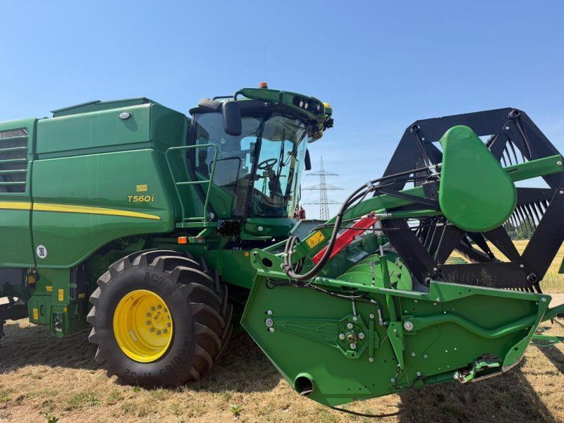 John Deere T560