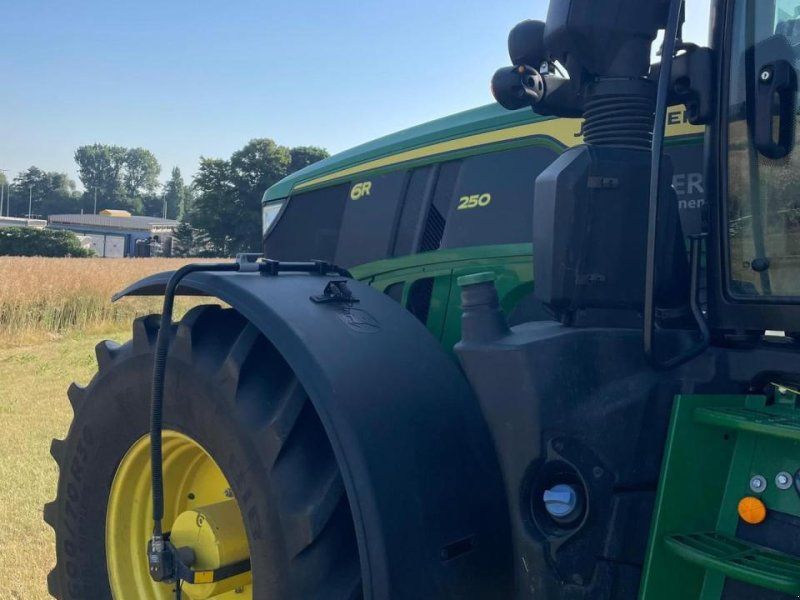 John Deere 6R 250