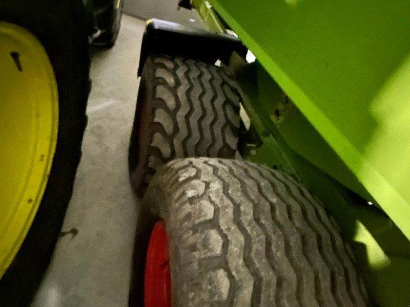 Claas Quadrant 2200 RC Tandem