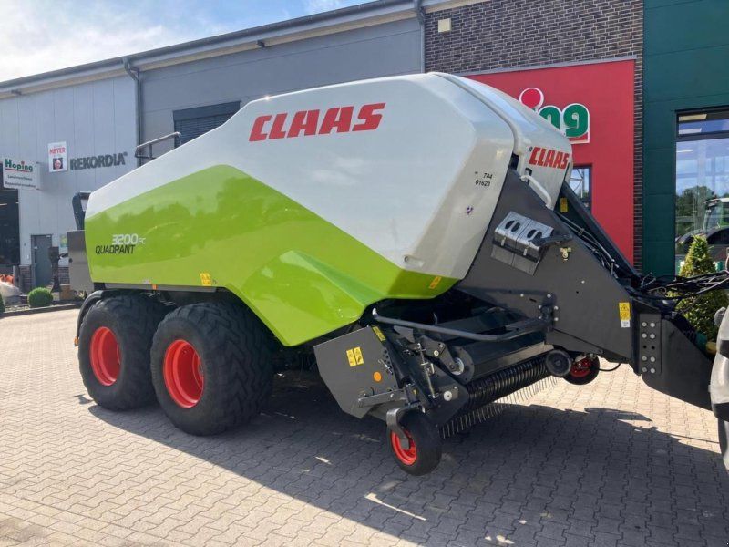 Claas Quadrant 3200 FC