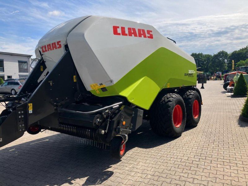 Claas Quadrant 3200 FC