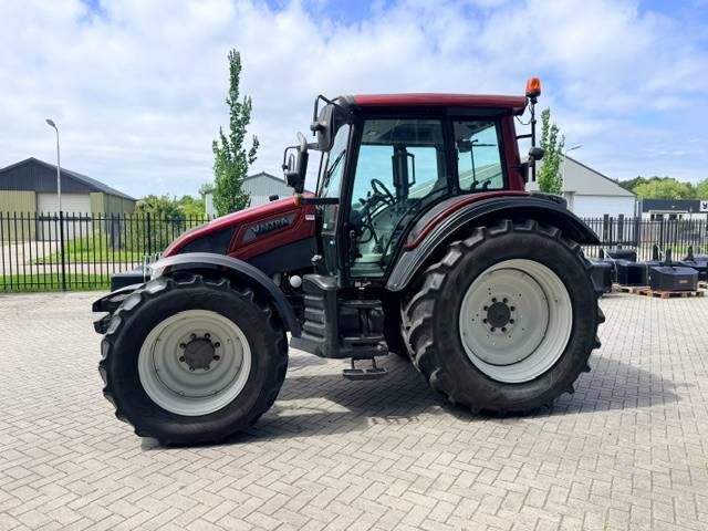 Valtra N93 Hitech