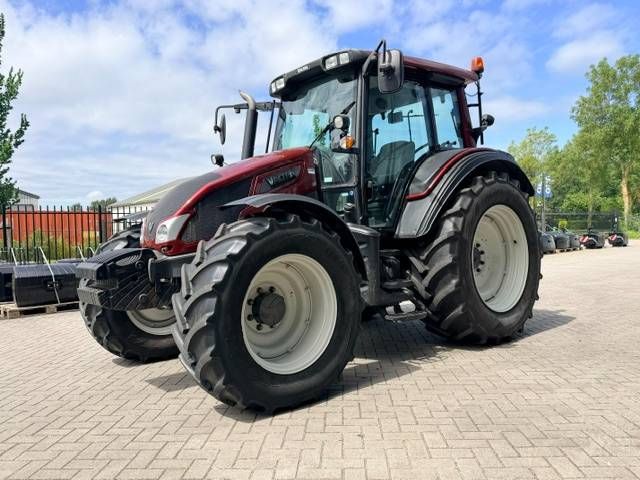 Valtra N93 Hitech