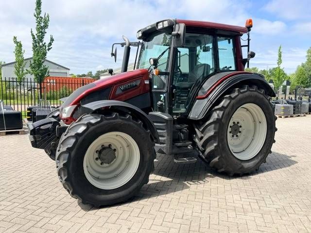 Valtra N93 Hitech
