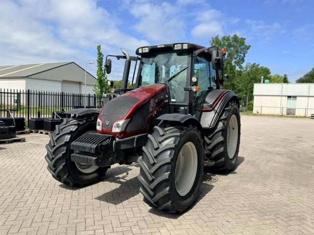 Valtra N93 Hitech