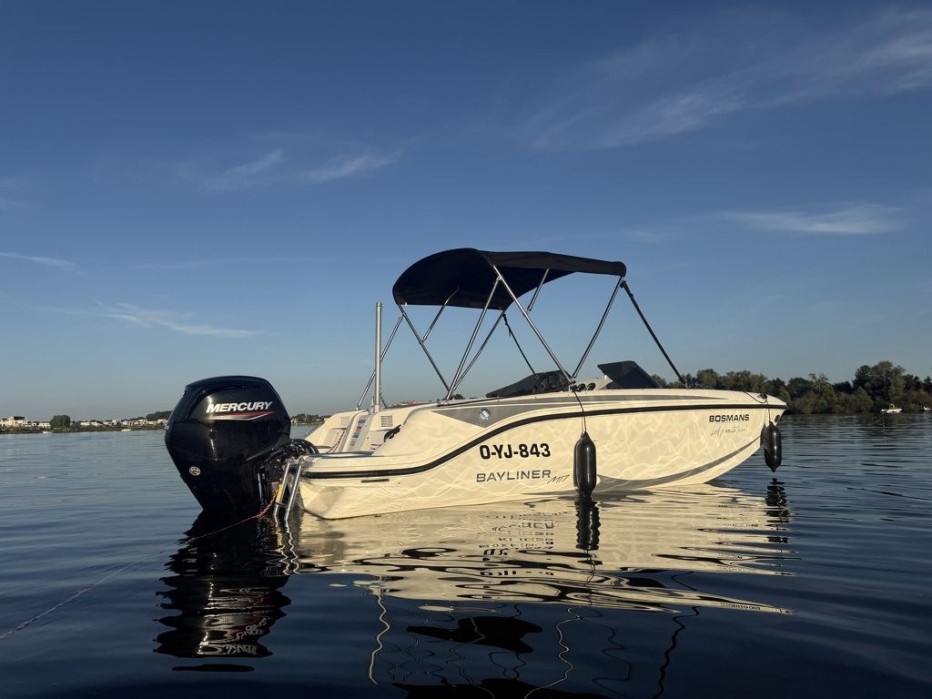 Bayliner M17 speedboot 100 PK mercury DEMO 2026